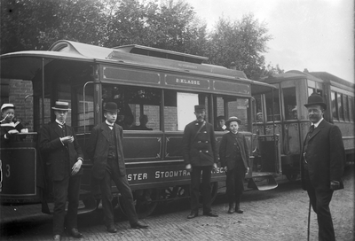 853323 Afbeelding van een tram van de Ooster Stoomtram Maatschappij (O.S.M.), op een onbekende locatie, vermoedelijk te ...